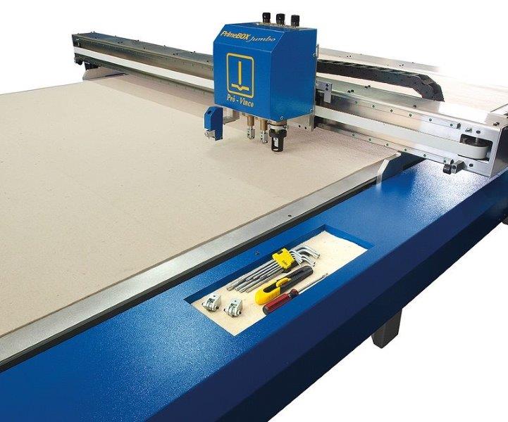 Empresa maquina de corte e vinco para caixa de papelão